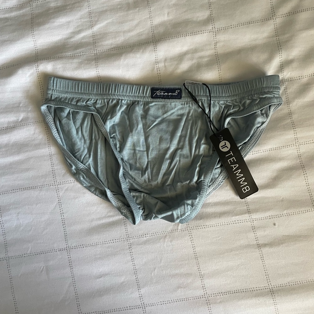 Teamm8 briefs mens size small